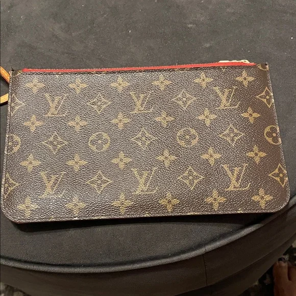 Louis Vuitton Brown Monogram Shoulder Bag - Picture 2 of 7